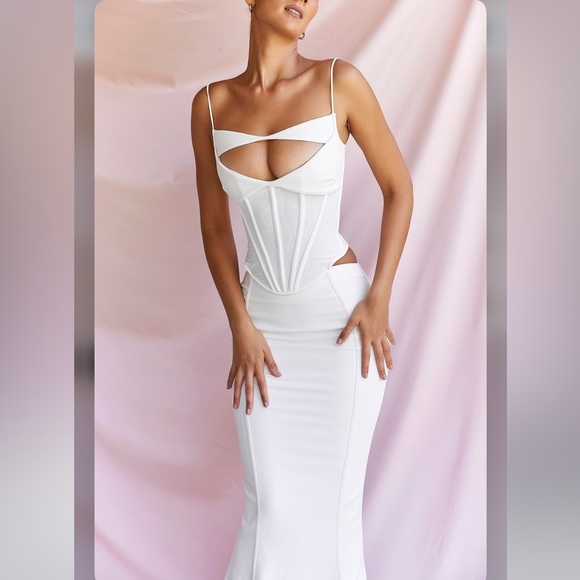 HOUSE OF CB PALOMA CORSET MAXI DRESS - Picture 5 of 10